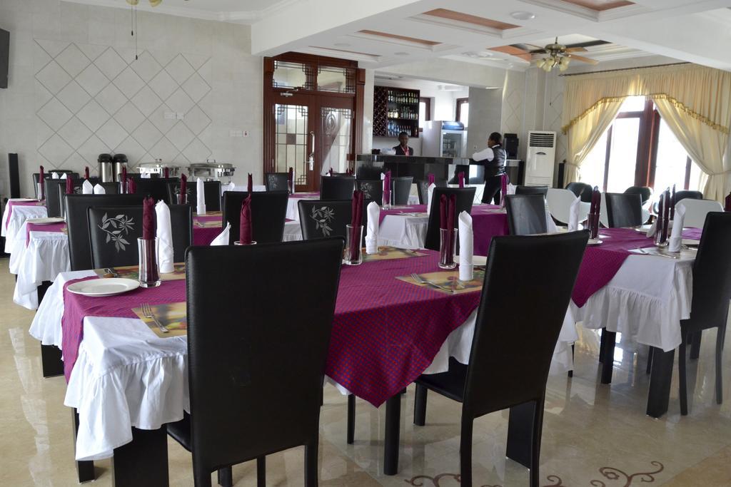 Lantana Hotel Dar es Salaam Esterno foto