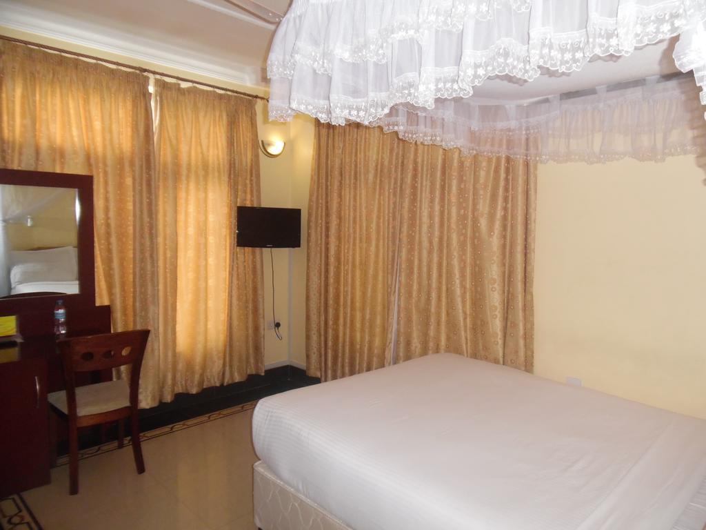 Lantana Hotel Dar es Salaam Esterno foto