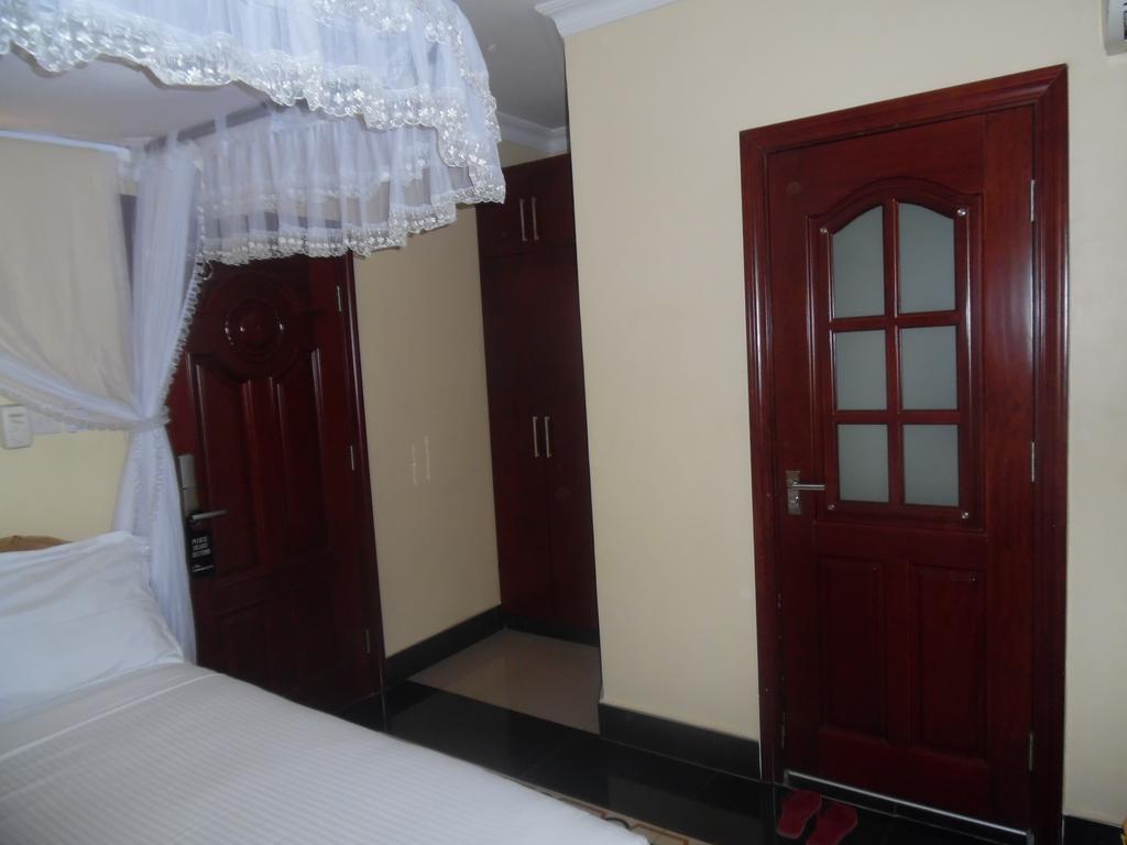 Lantana Hotel Dar es Salaam Esterno foto